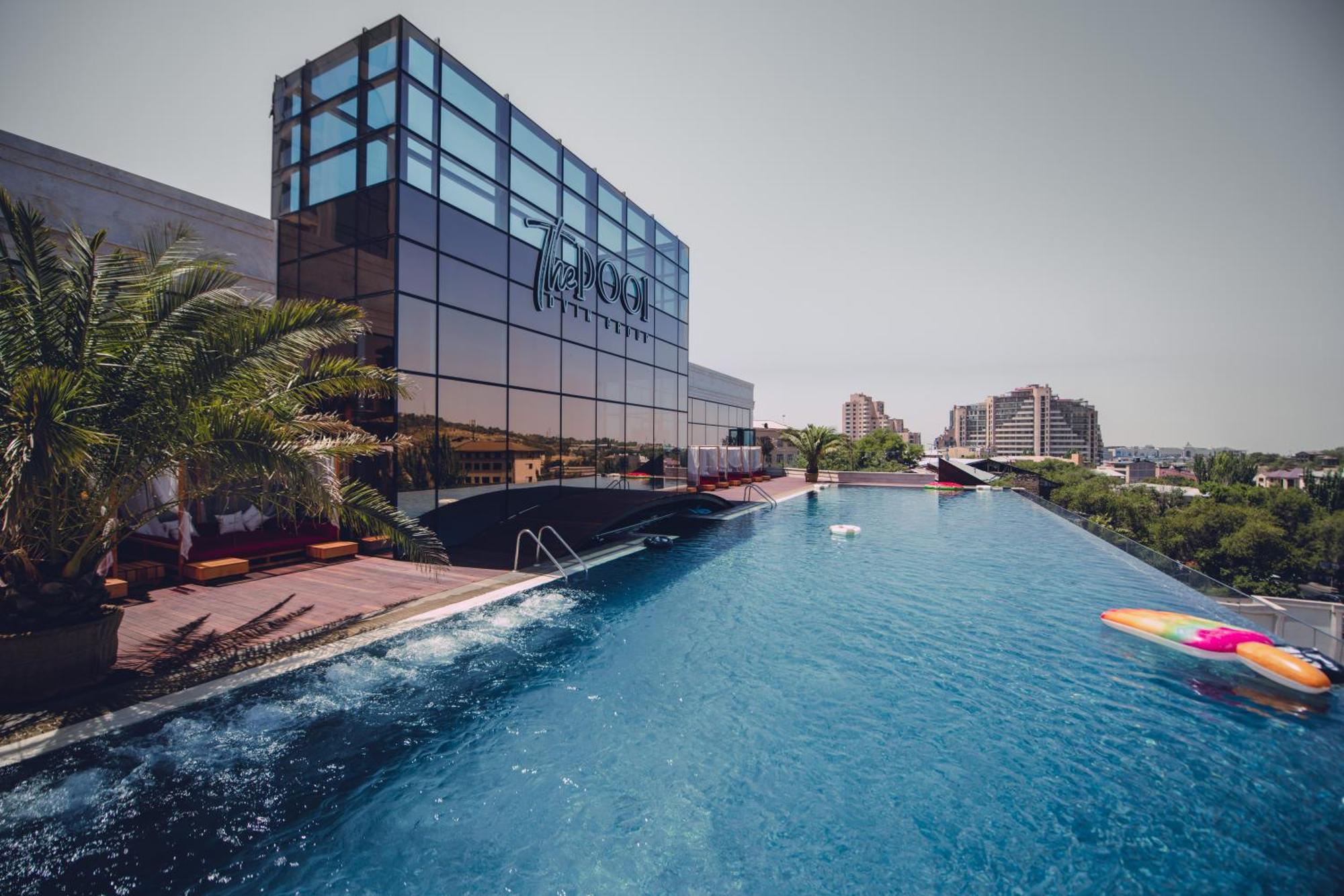 Seven Visions And Places, The Dvin Hotel Erévan