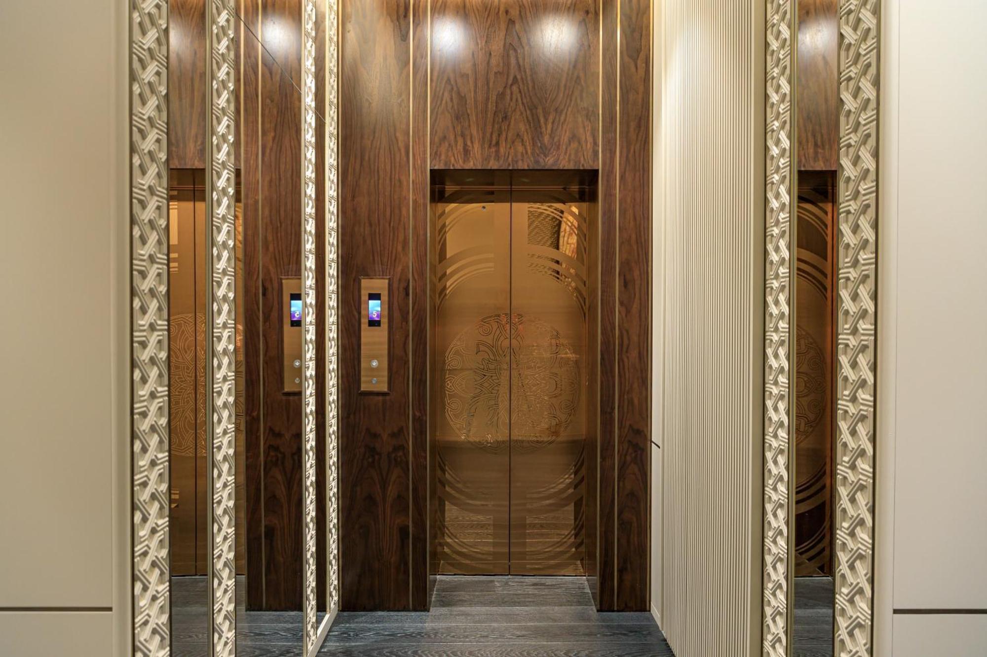 Seven Visions And Places, The Dvin Hotel Erévan