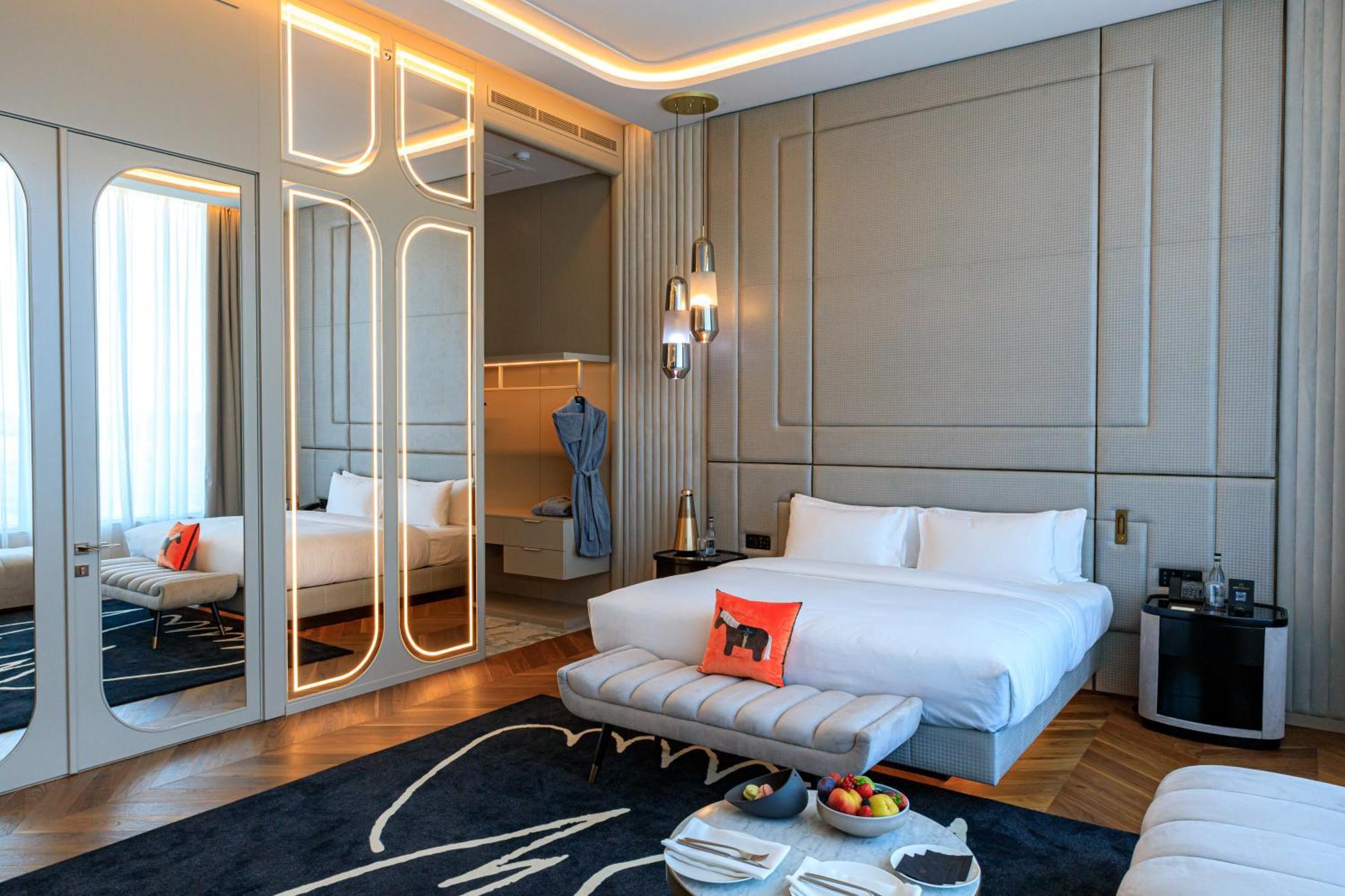 Hotel Seven Visions And Places, The Dvin