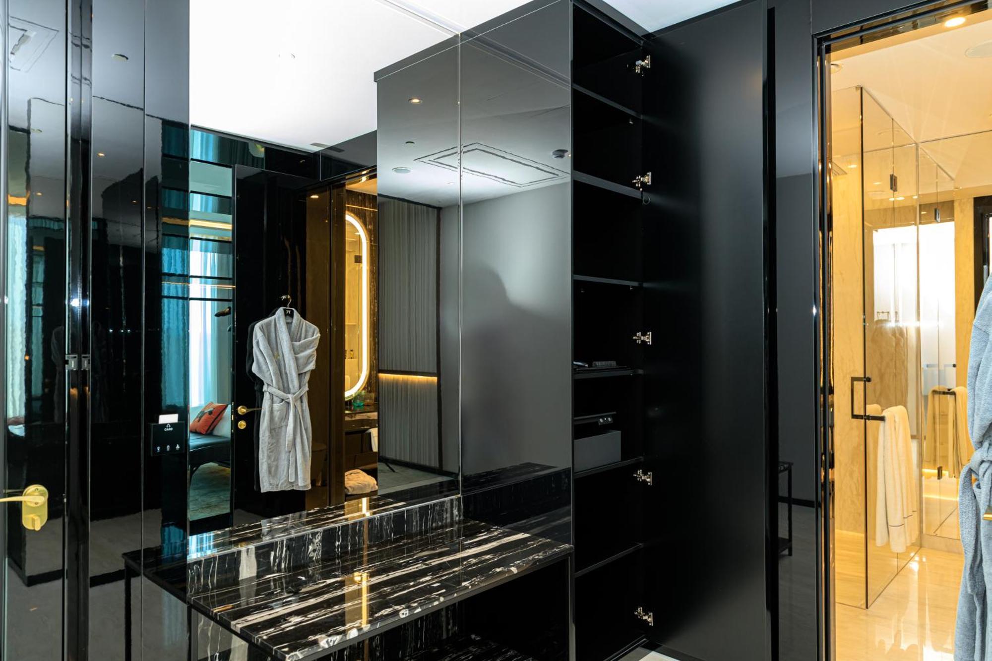 Seven Visions And Places, The Dvin Hotel